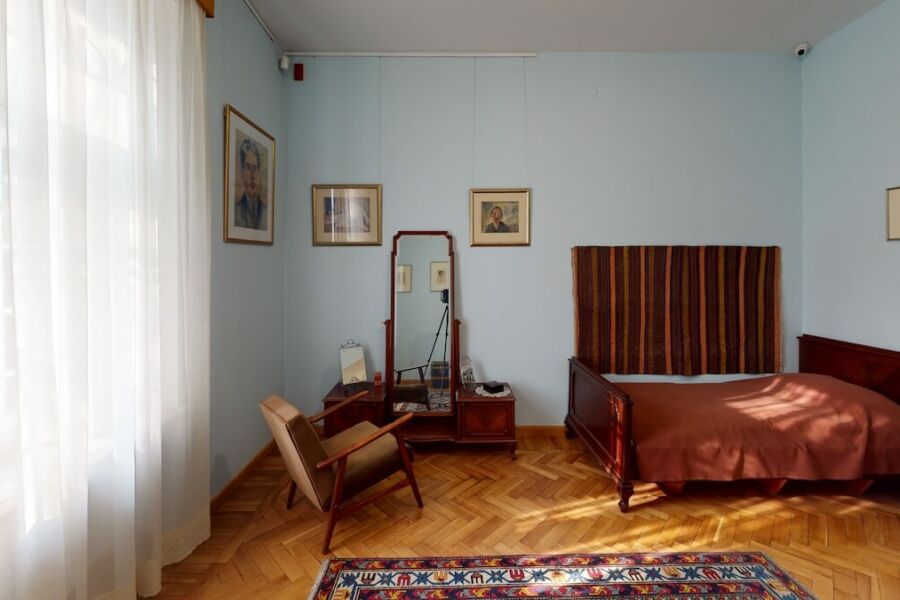 Martiros-Saryan-House-Museum-Bedroom